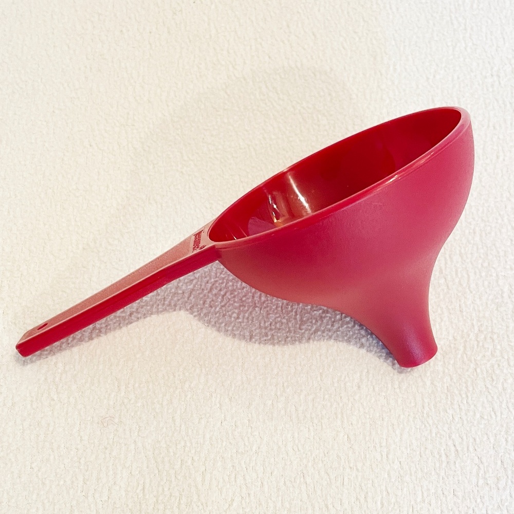 BNWOT Tupperware Large Funnel in Burgundy